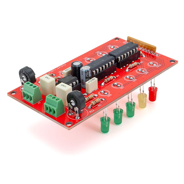 Visualizzatore a LED per livello audio stereo con soglie fisse e sensibilità regolabile